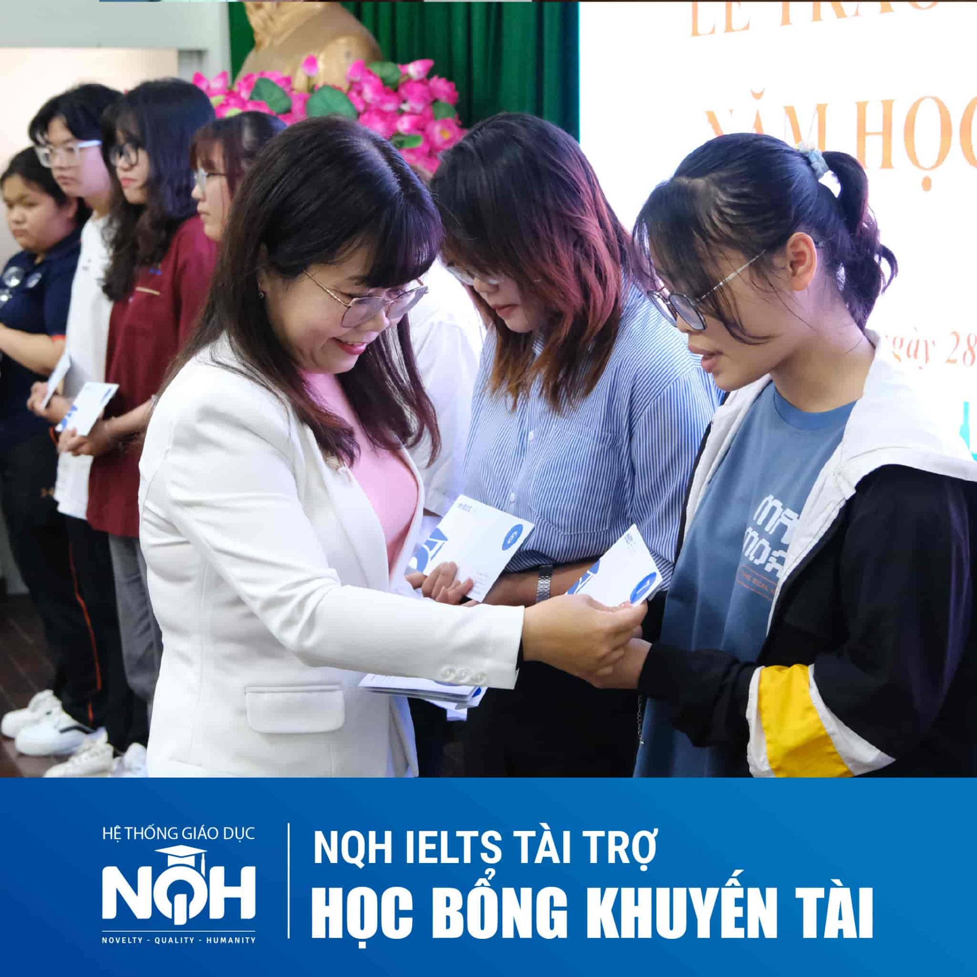 NQH IELTS Tài Trợ Học Bổng Khuyến Tài Năm Học 2023 - 2024