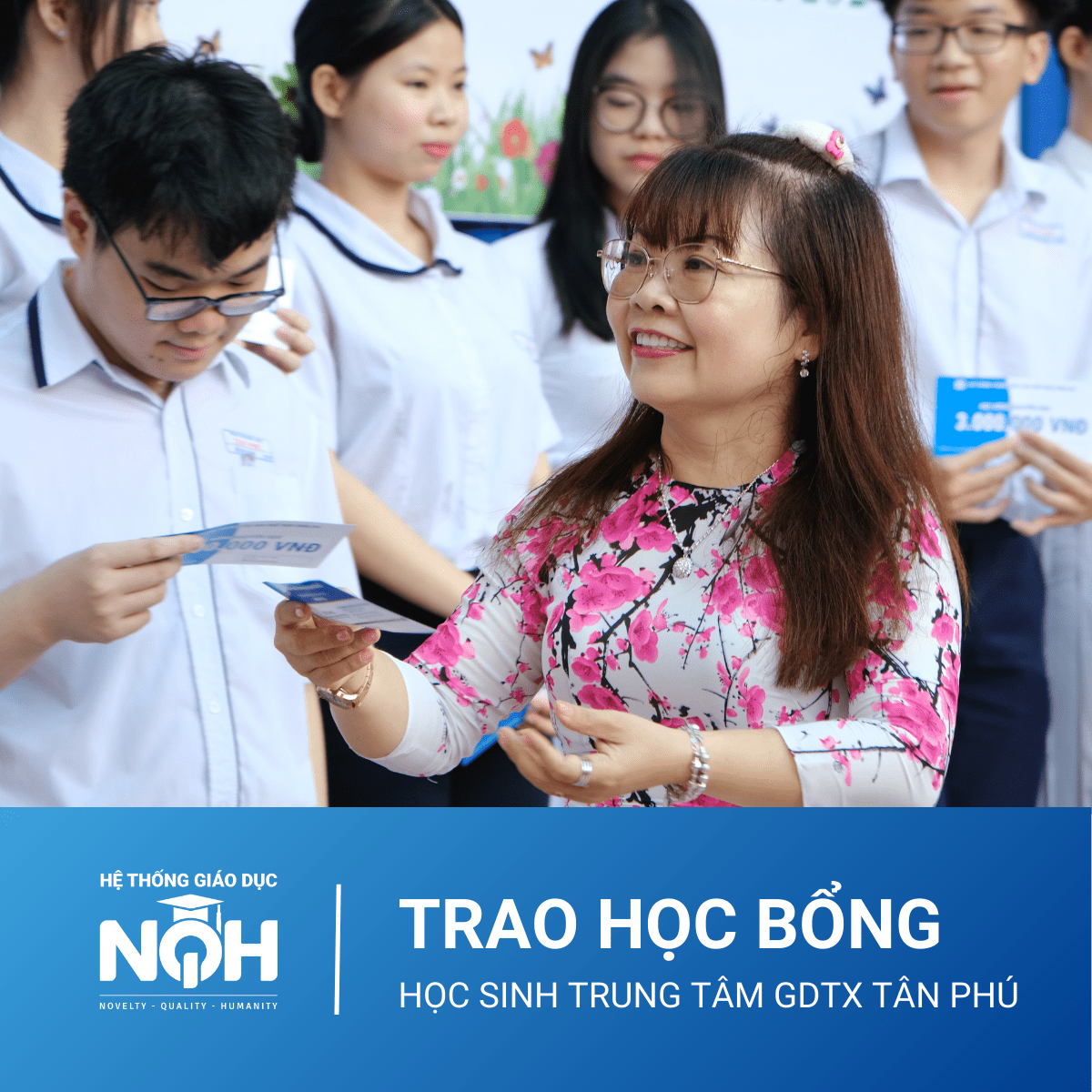 TRAO HỌC BỔNG HƠN 600 TRIỆU ĐỒNG CHO HỌC SINH TRUNG TÂM GDTX TÂN PHÚ