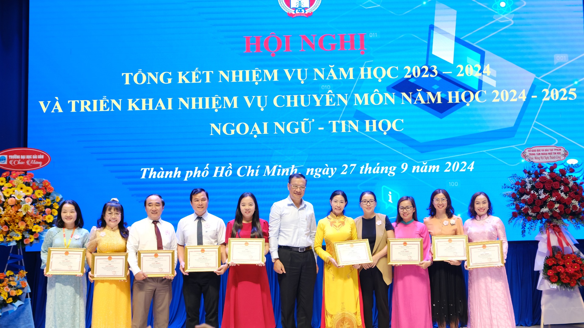 Hệ thống Anh ngữ NQH thuộc TOP 50 đơn vị đào tạo xuất sắc