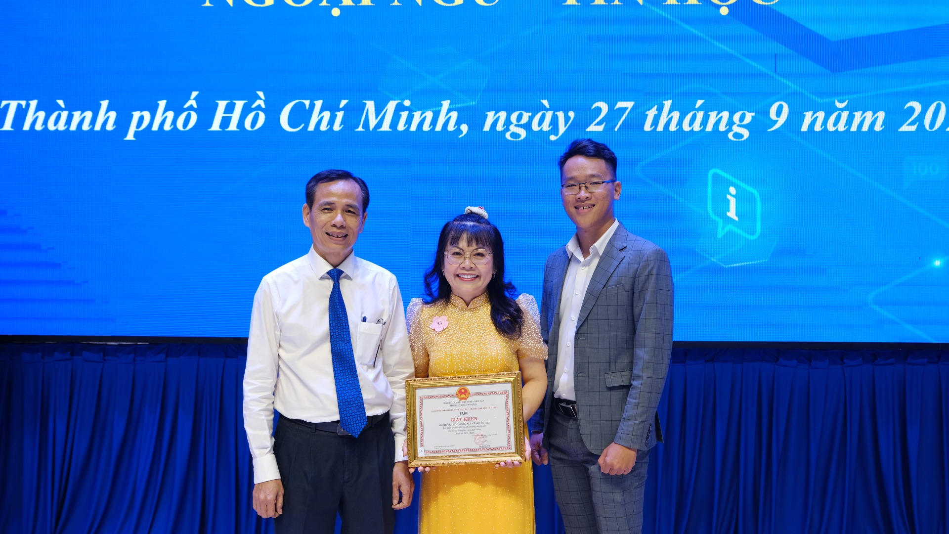 Hệ thống Anh ngữ NQH thuộc TOP 50 đơn vị đào tạo xuất sắc