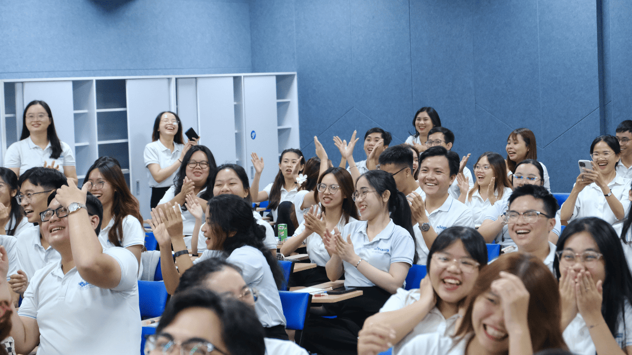 Training & Sharing Day Tạo động lực và đặt mục tiêu cho học sinh?