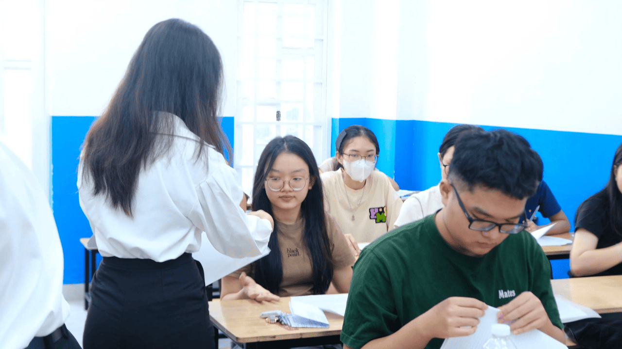 Thi Thử Sợ Thật 2025: 4.000 Sĩ Tử Đã Sẵn Sàng