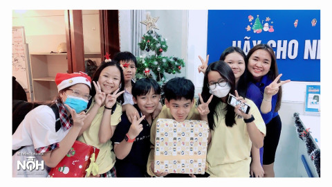 Merry Christmas with NQH's Family